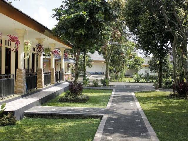 Hotel Indra Djaya Image