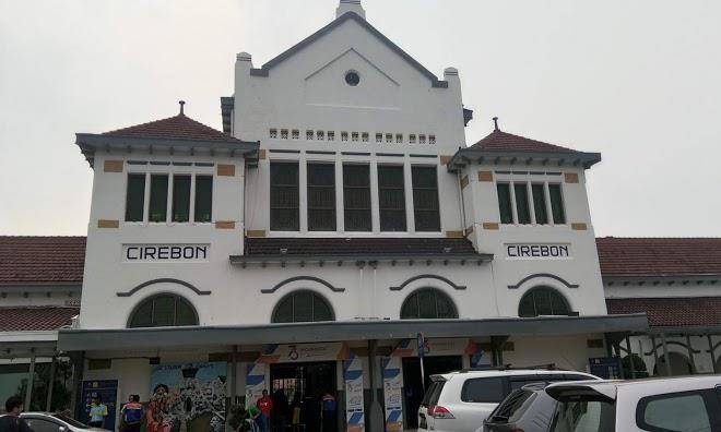 Airy eco syariah stasiun cirebon siliwangi 87
