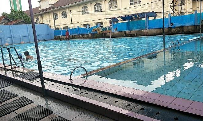 Hotel & kolam renang permata ruby