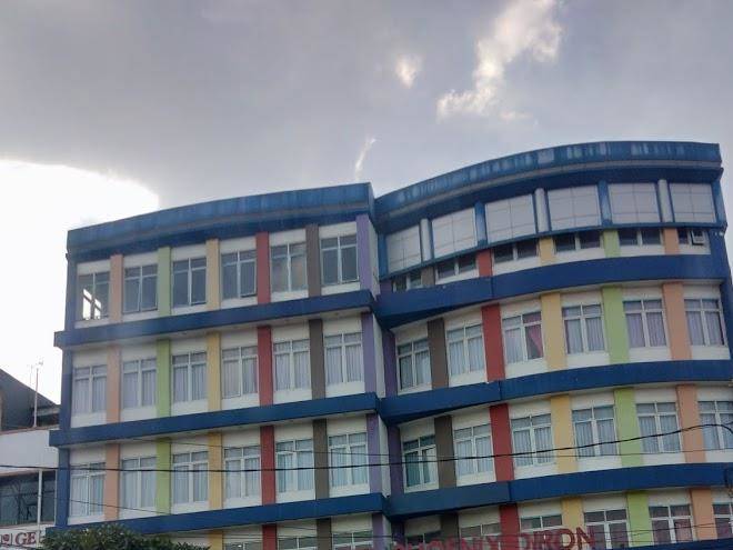 Hotel phoenix diron