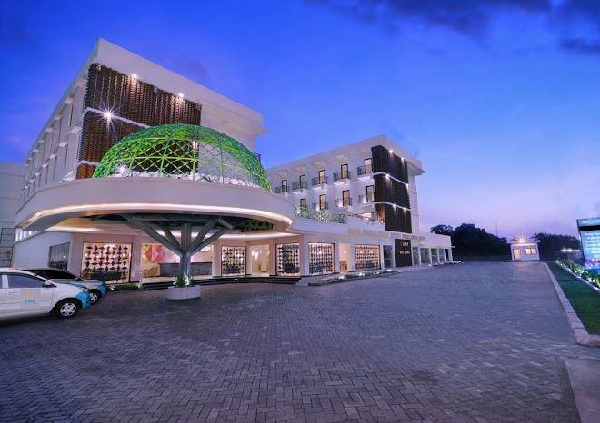Dmax hotel & convention lombok