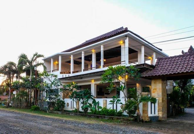 Family Beach Hotel Kuta Lombok Image