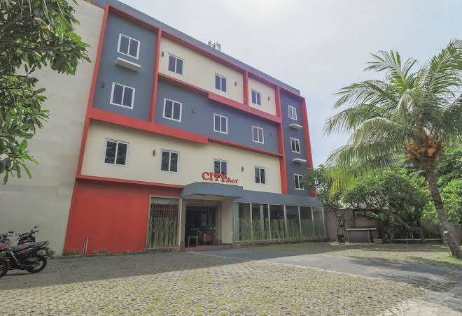 City hotel