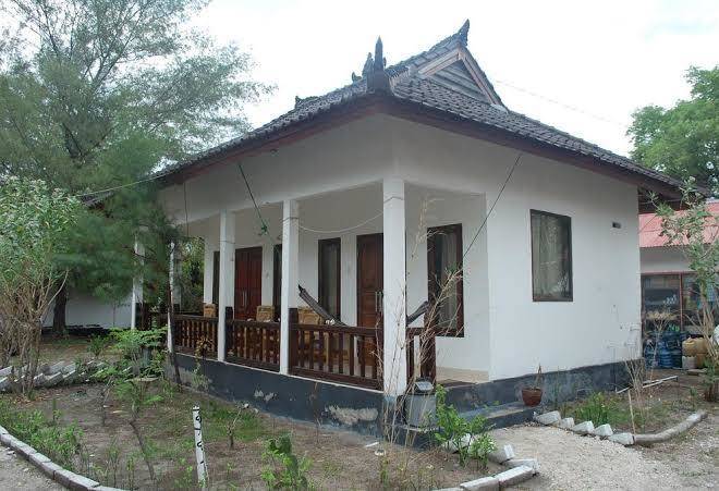 Star bar and bungalows