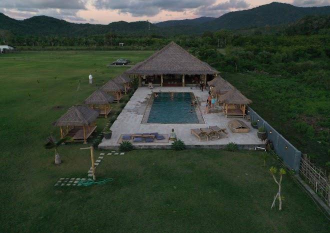 Naia resort beach club sumbawa