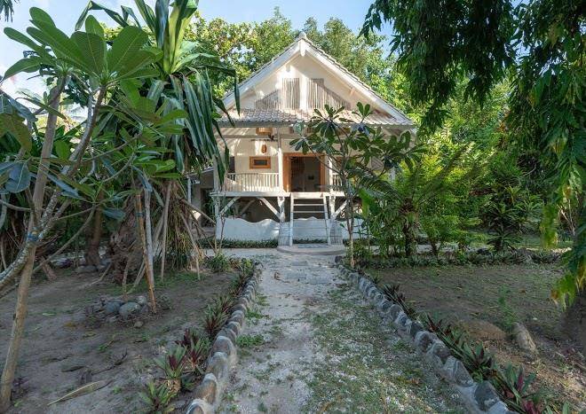Scar reef resort