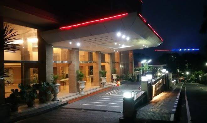 Grand royal denai hotel