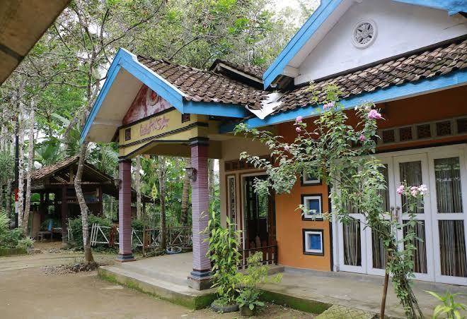 Omah kemiri 1