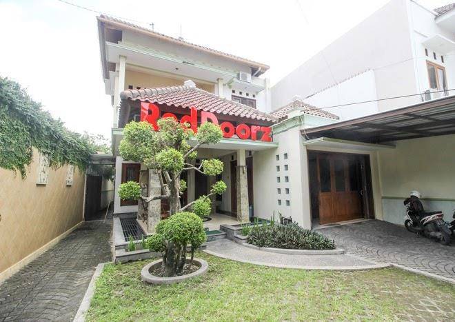 Reddoorz plus tegal panggung