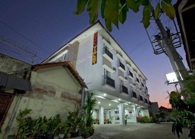 Violet hotel