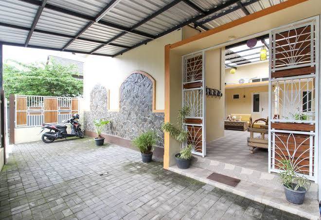 Omah jaban reddoorz jalan damai 3