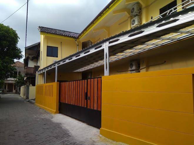 Omah kuning pogung