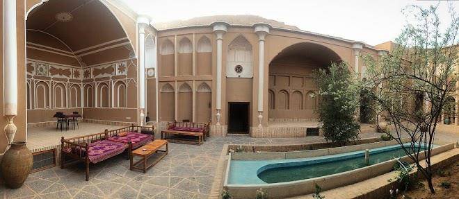 Khaneh seneek traditional hotel