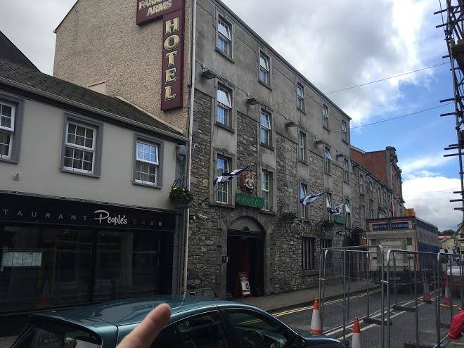 Farnham Arms Hotel Image