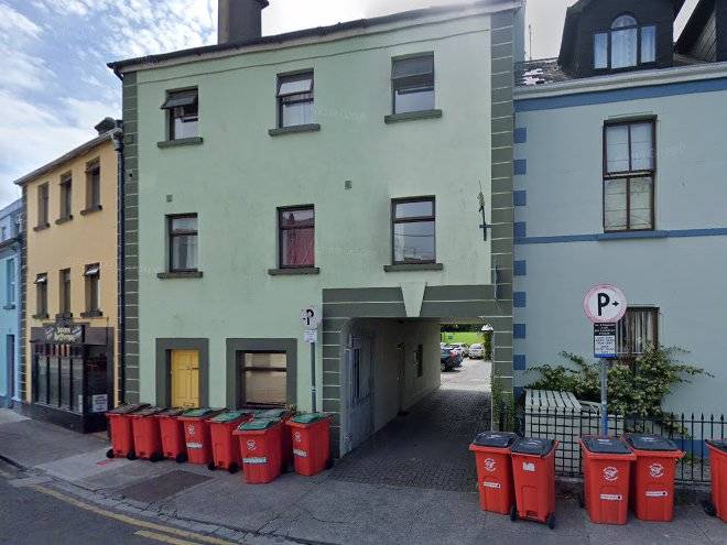 Crescent close