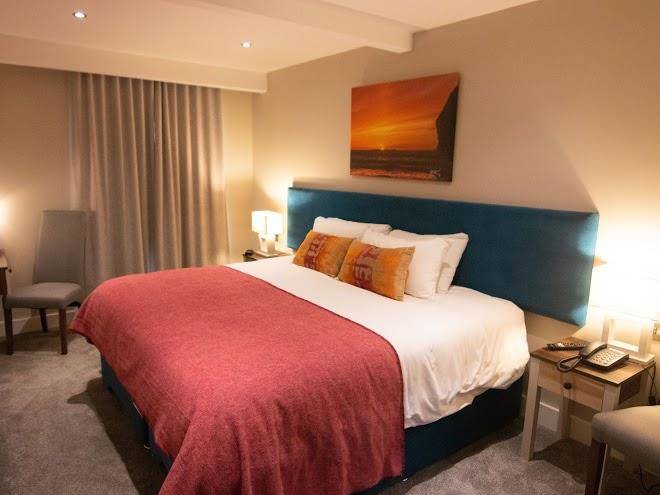 Marine restaurant & boutique hotel