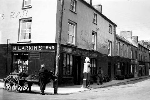 Larkin's pub restaurant & b&b