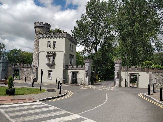 Castle Arms Hotel Image