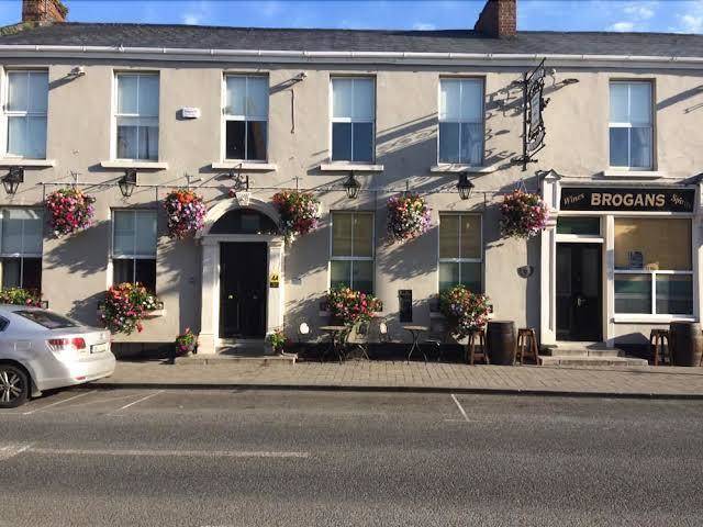 Brogan's bar & hotel