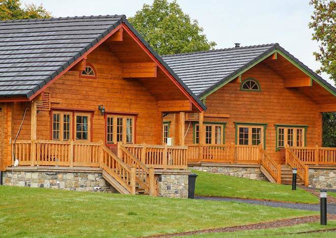Riverhaven log cabins