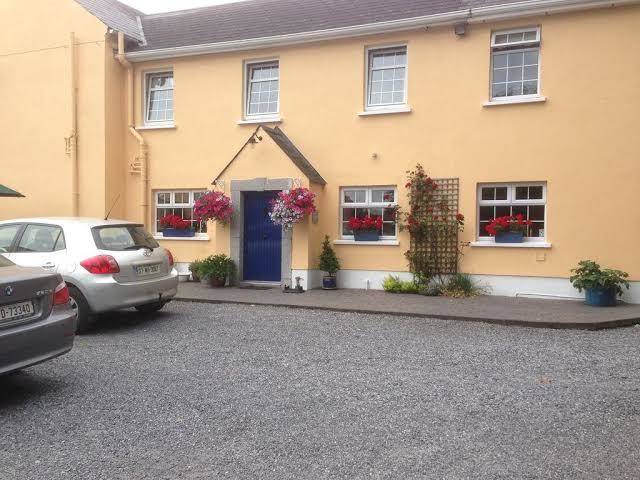 Marlinstown court
