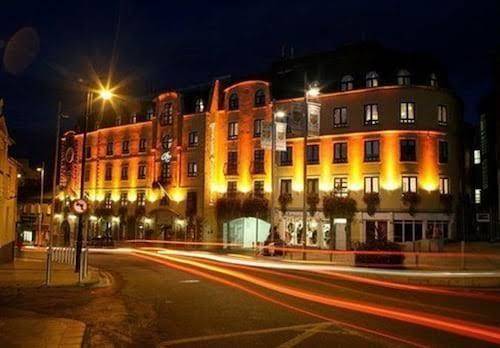 Bracken court hotel