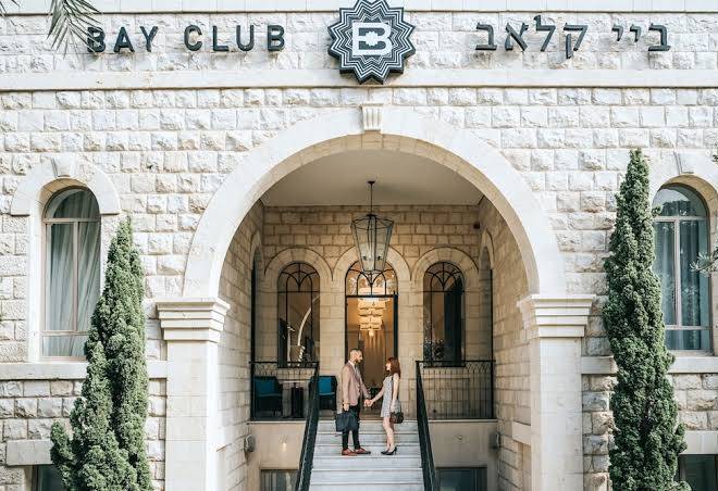 Bay club hotel