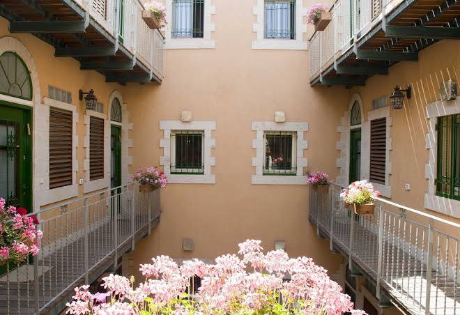 The market courtyard jerusalem suites