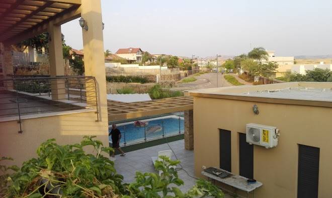 Zehavi Mansion Image