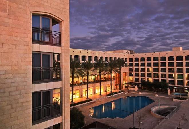 Golden crown hotel & convention center