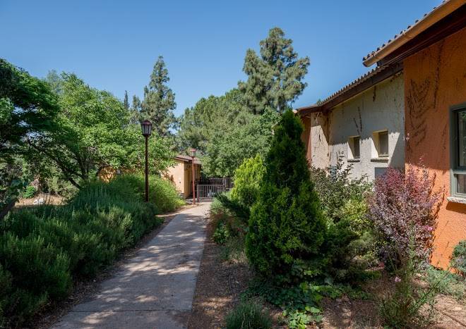Farod country inn