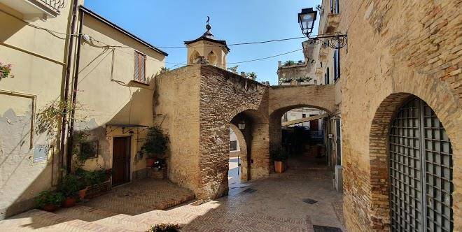 Il berso di porta catena