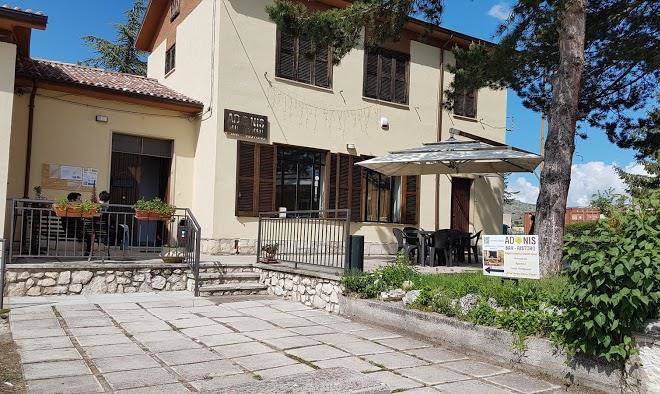 Adonis bar ristoro camere