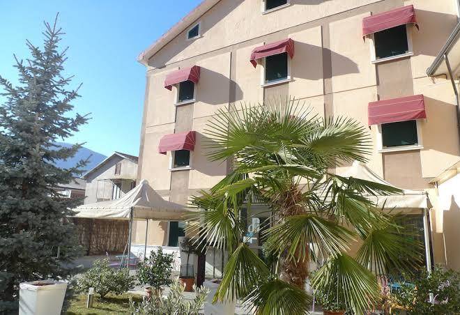 Hotel de meis vicino all'ospedale di avezzano e al parco nazionale