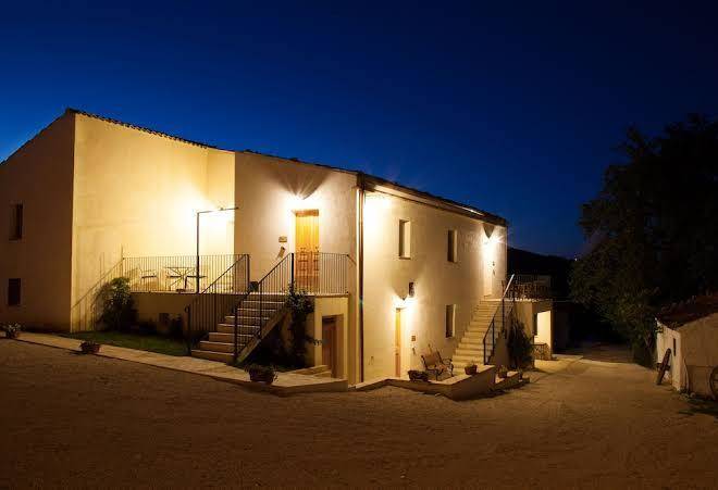 Agriturismo rosso di sera