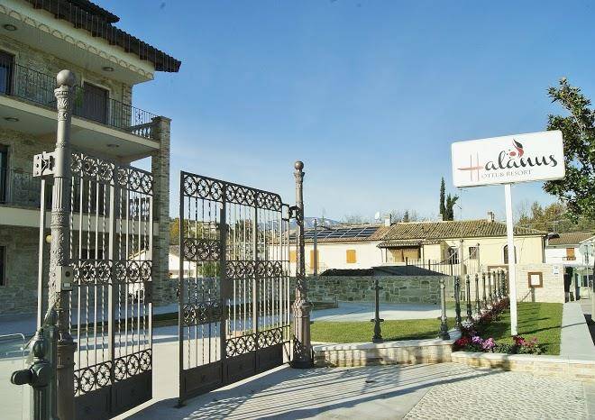 Halanus hotel & resort