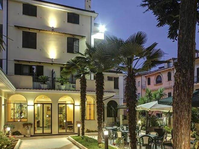 Hotel Ester Safer A Pineto Image