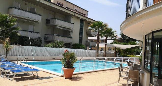 Hotel lady g