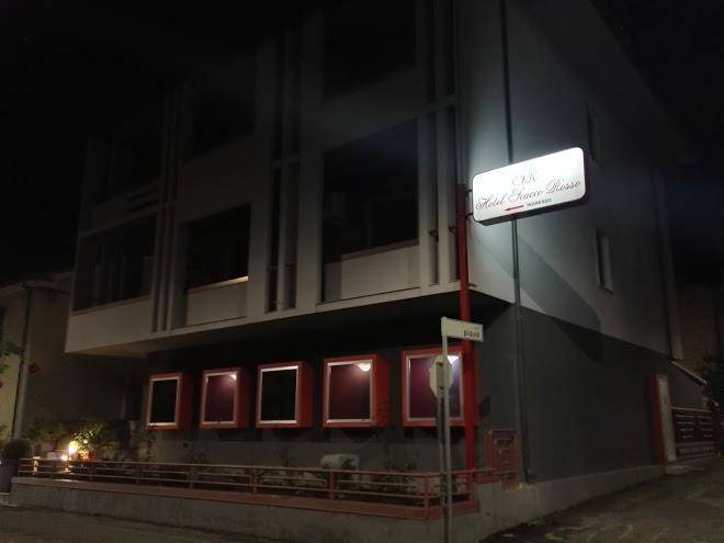 Hotel scacco rosso