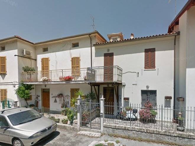 Yellow Butterfly Image