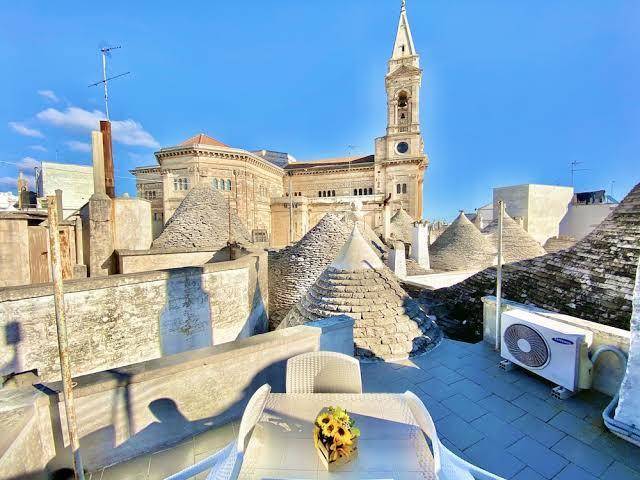 Trulli fenice alberobellomartina franca