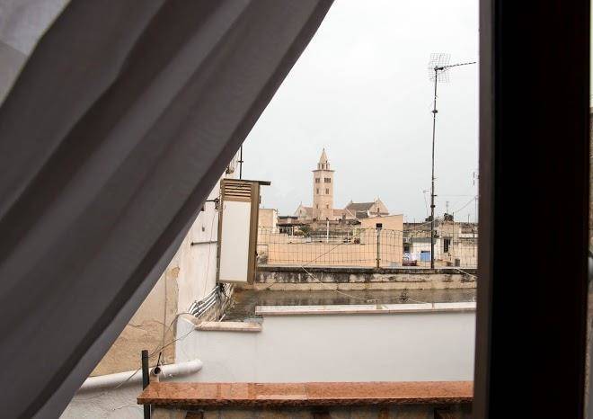 La Cattedrale Dai Tetti Image