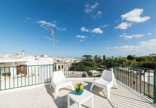Terrazza blanca con vista panoramica