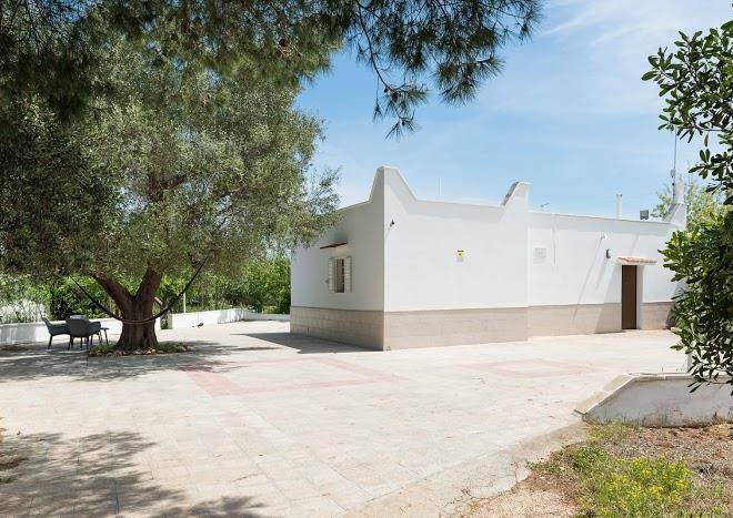 Villetta dalia con giardino
