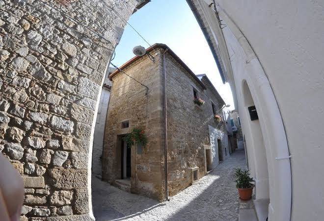 Residenza lastene