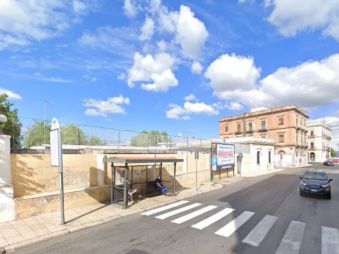 Imbarcazione a vela di 11 metri