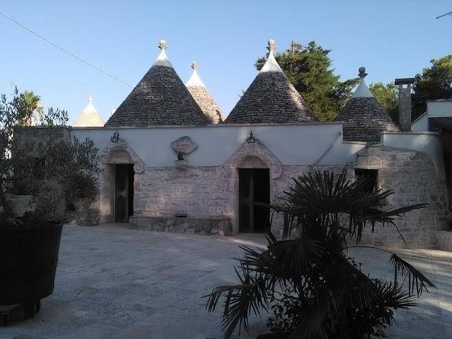 Trullo abbracciavento
