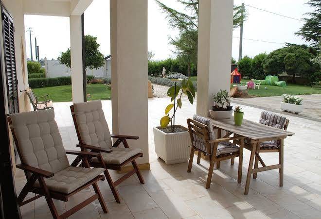 All'ombra Del Carrubo Image