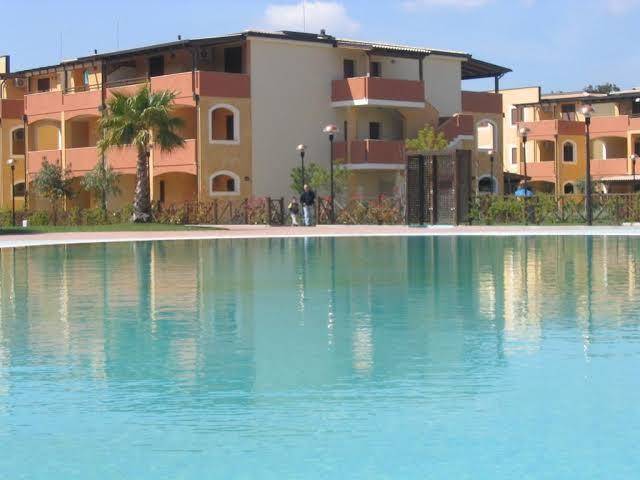 Villetta Con Giardino Image