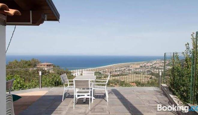 Le Rose Del Tirreno Accomodation Image